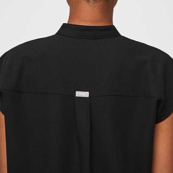 FIGS- Rafaela Oversized Scrub Top in black - Picture 5 of 7